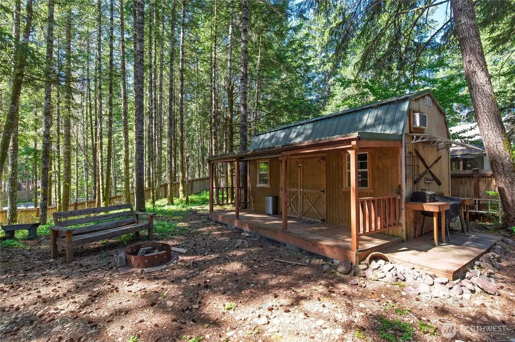 11 N Olympic Court N Hoodsport WA 98548
