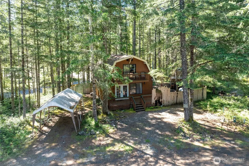 11 N Olympic Court N Hoodsport WA 98548