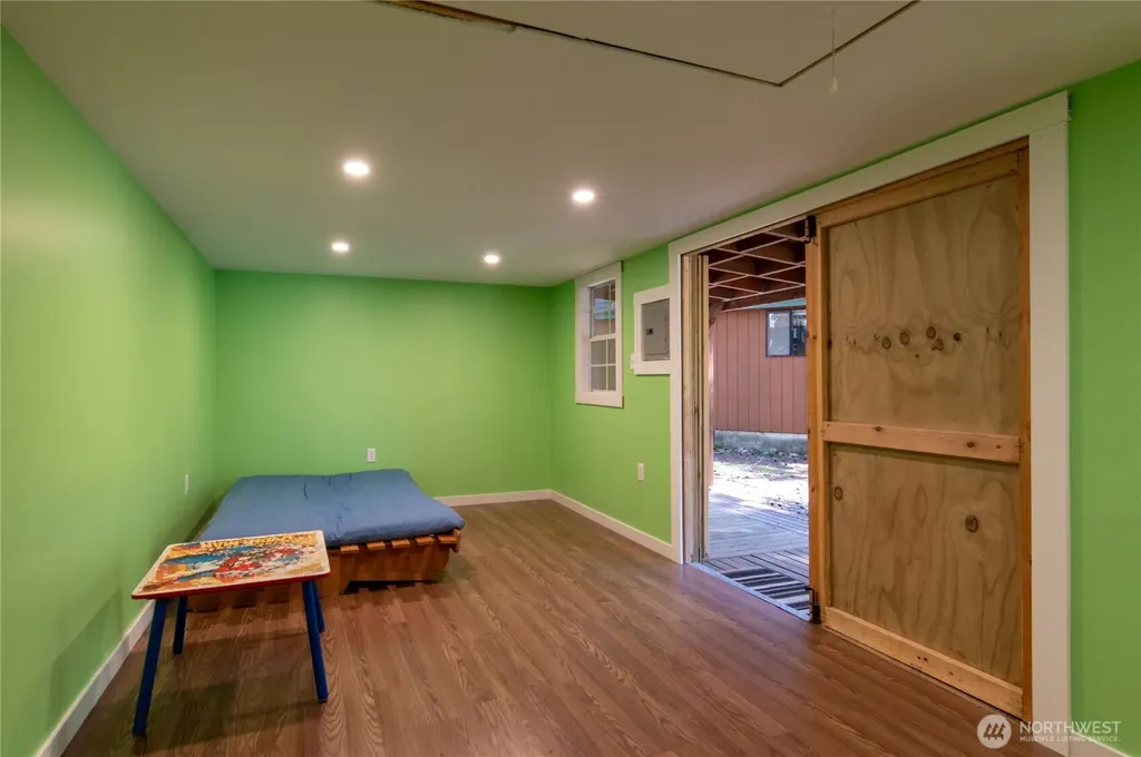 11 N Olympic Court N Hoodsport WA 98548