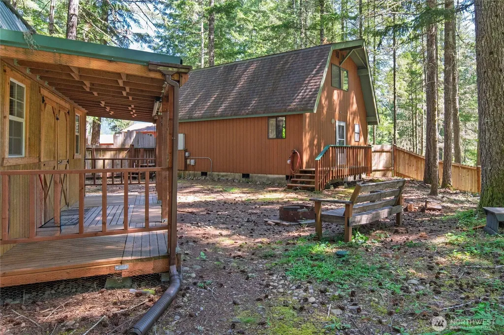 11 N Olympic Court N Hoodsport WA 98548