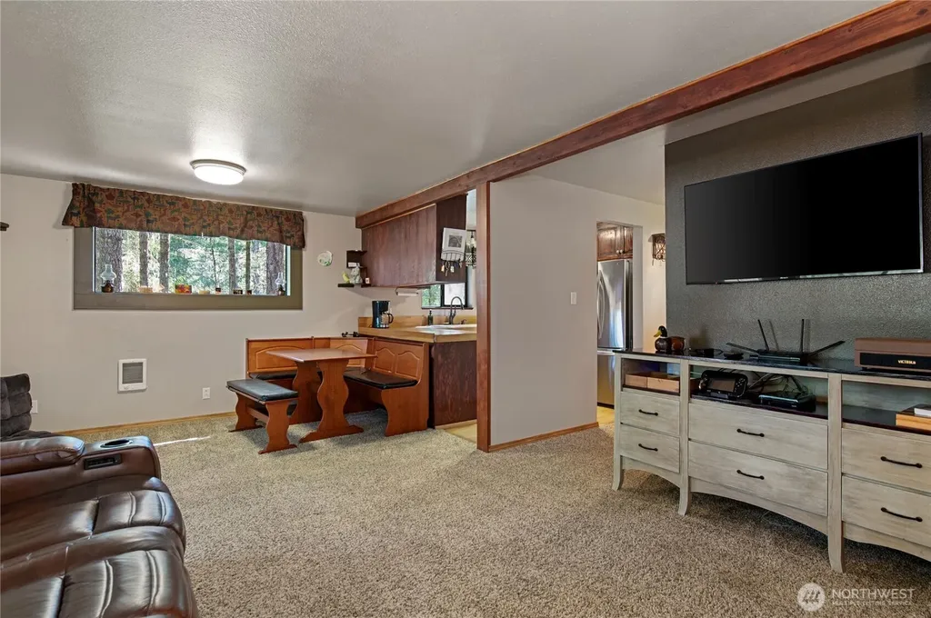 11 N Olympic Court N Hoodsport WA 98548