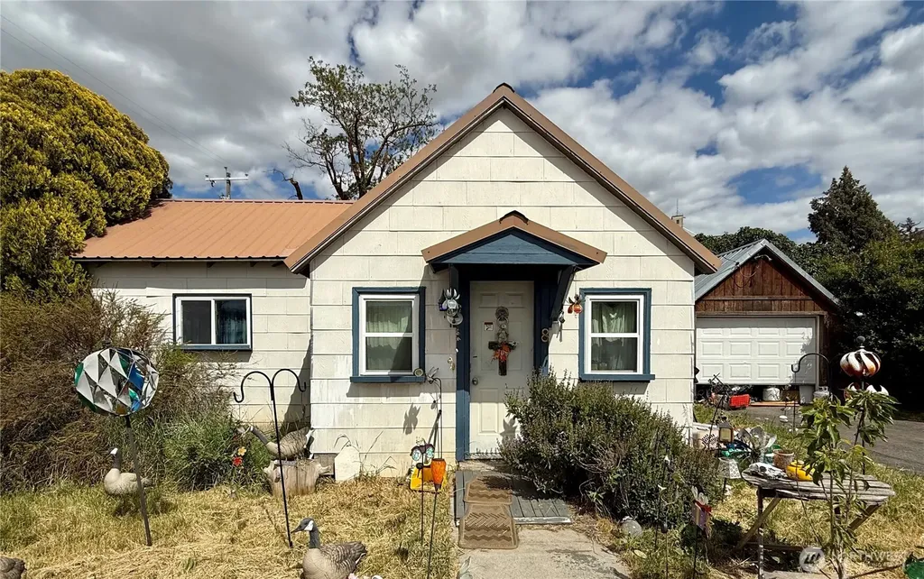 8 S 4th Street Harrington WA 99134