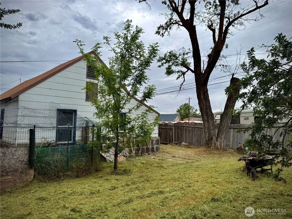 8 S 4th Street Harrington WA 99134