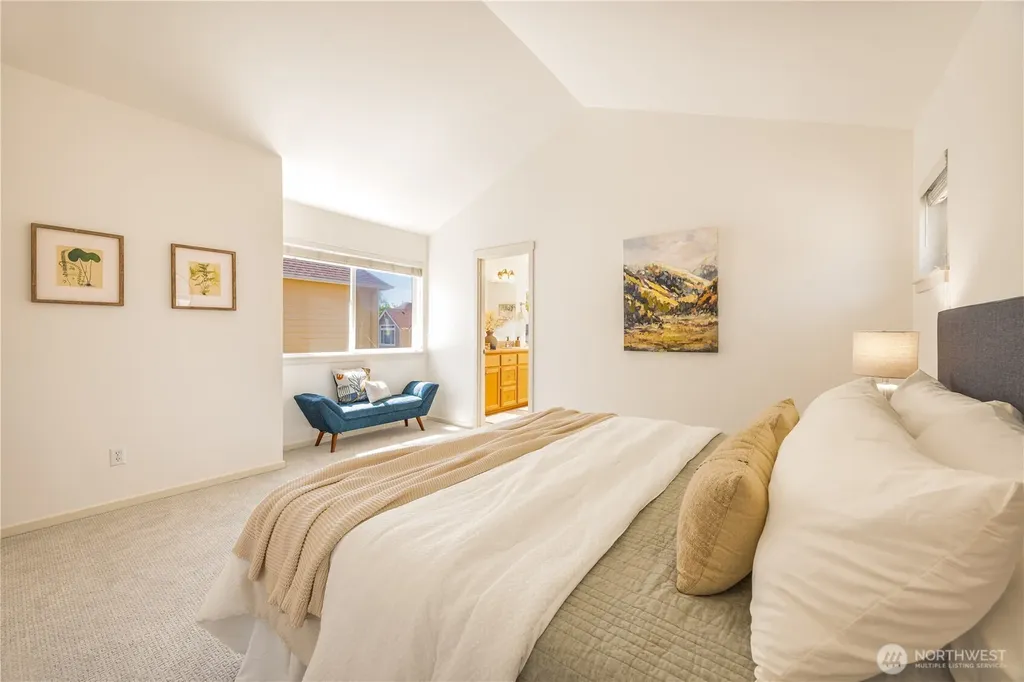 2055 Larchmount Drive NE Issaquah WA 98029