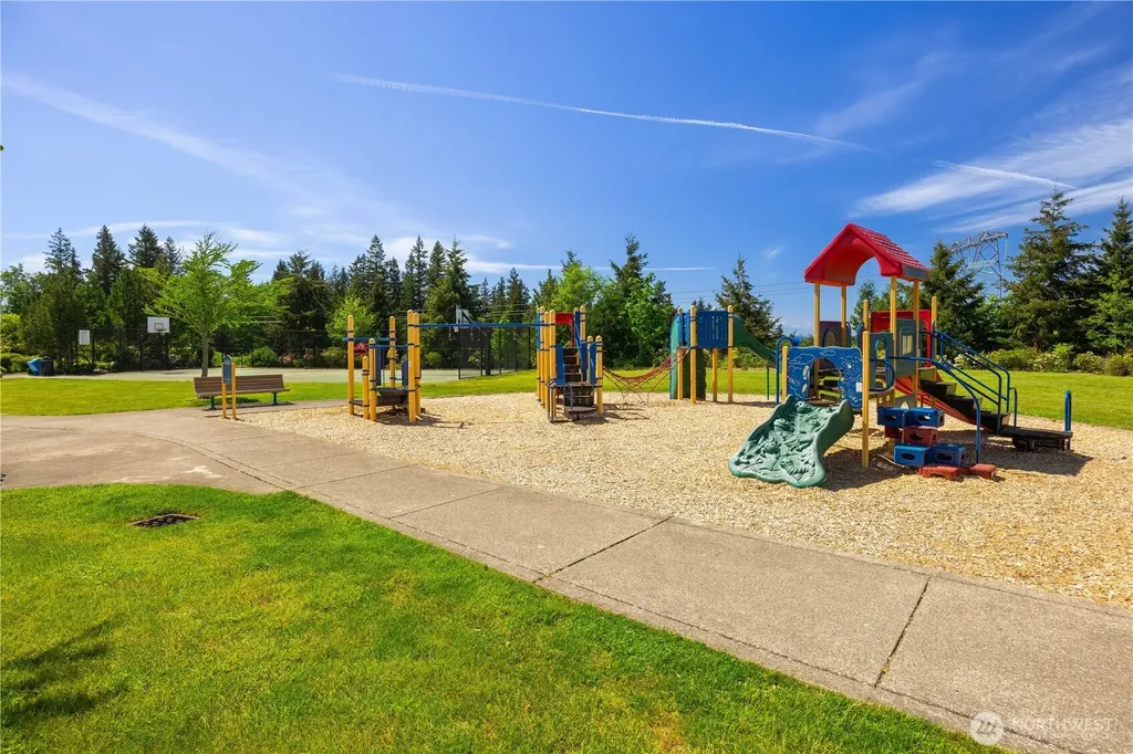 2055 Larchmount Drive NE Issaquah WA 98029