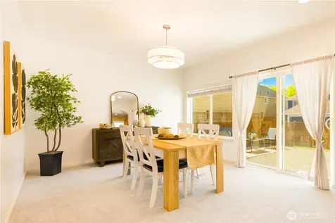 2055 Larchmount Drive NE Issaquah WA 98029