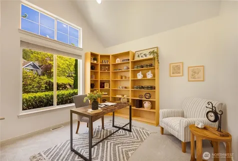 2055 Larchmount Drive NE Issaquah WA 98029