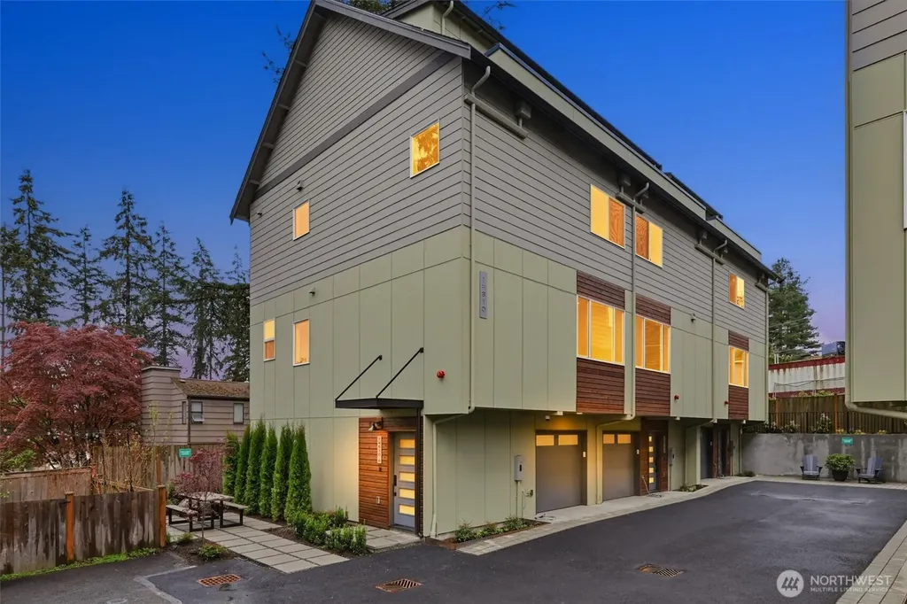 14610 Corliss Avenue N Shoreline WA 98133