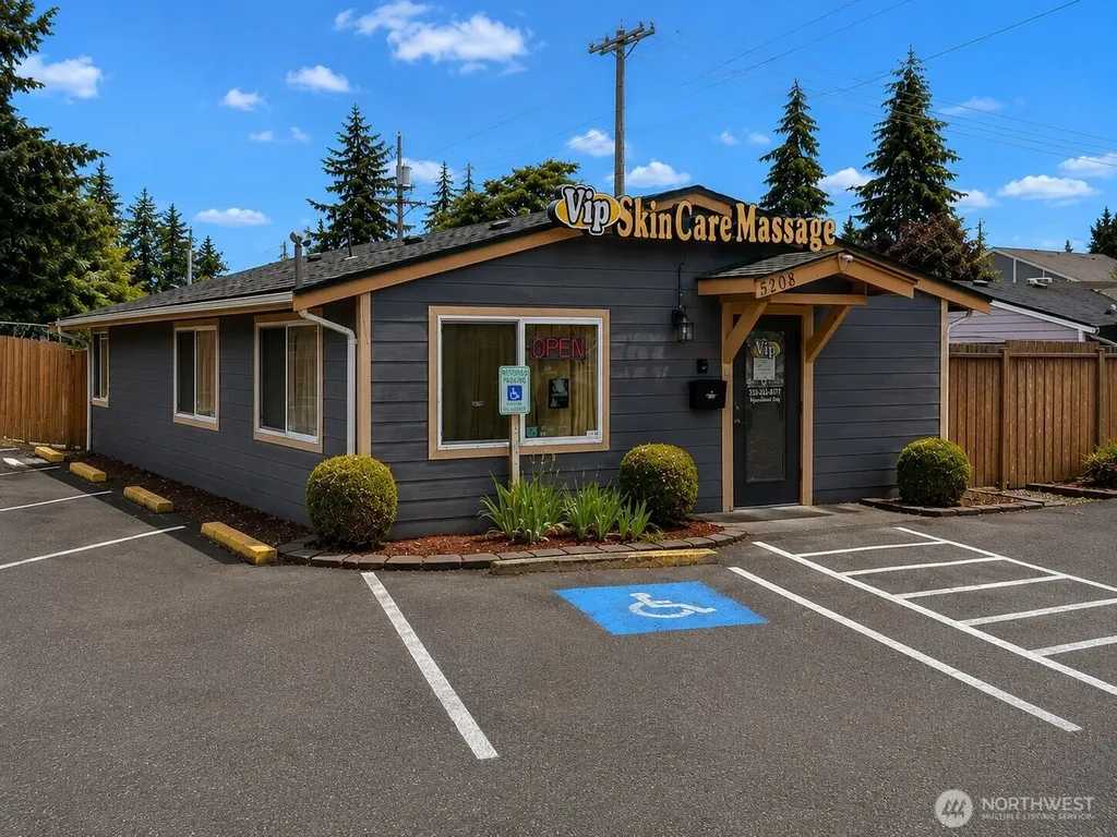 5208 100th Street SW Lakewood WA 98499