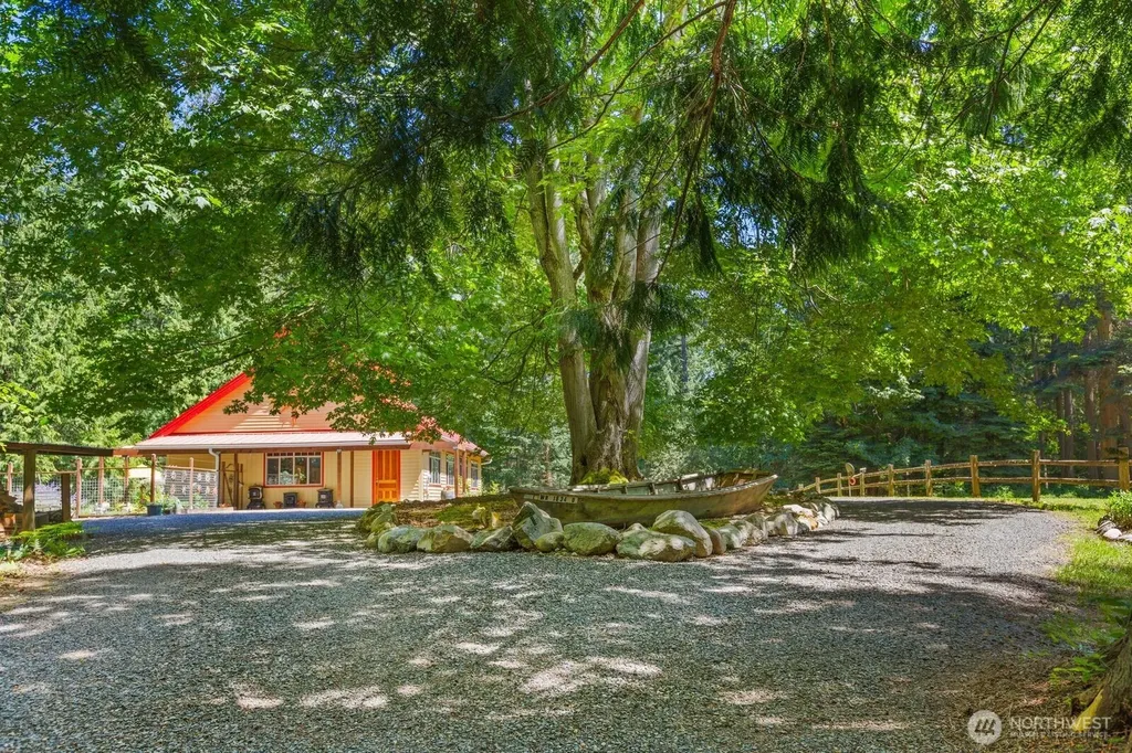 8234 Flagler Road Nordland WA 98358