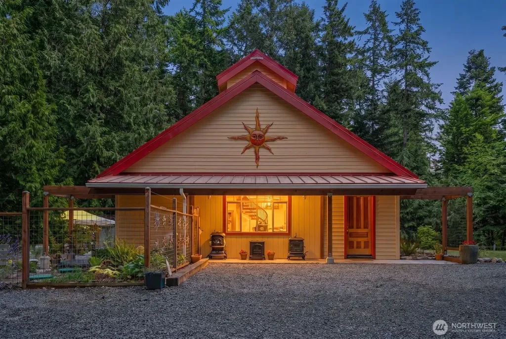 8234 Flagler Road Nordland WA 98358
