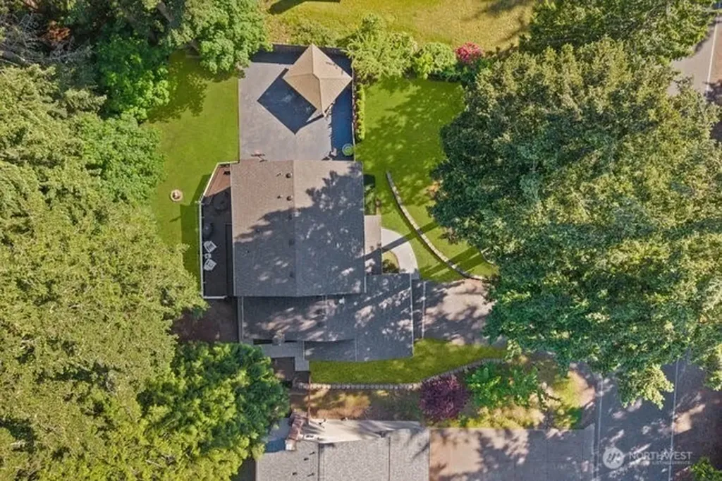 3310 220th Avenue SE Sammamish WA 98075