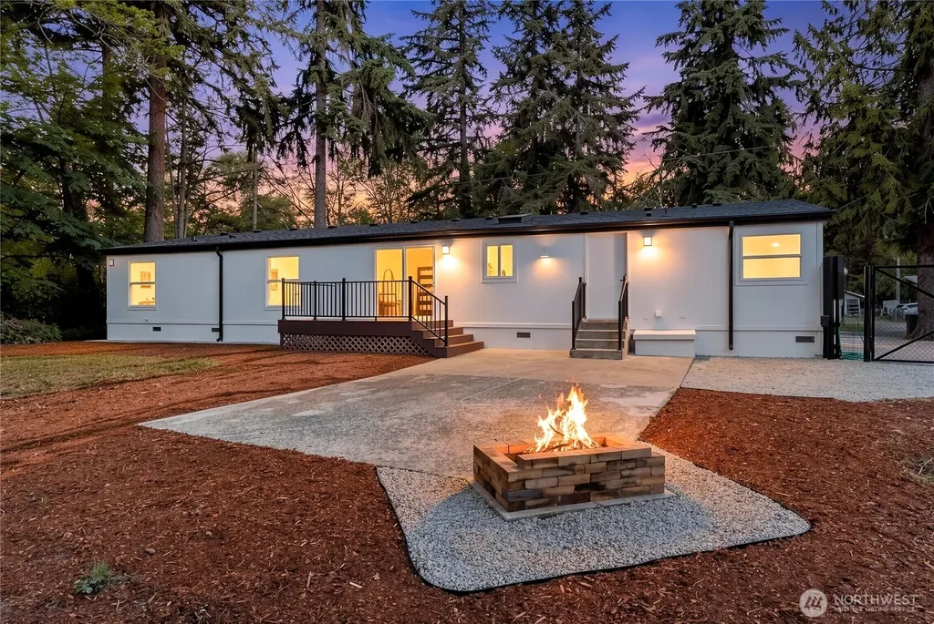 12215 58th Avenue E Puyallup WA 98373