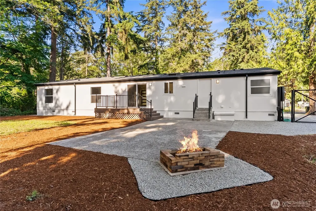 12215 58th Avenue E Puyallup WA 98373