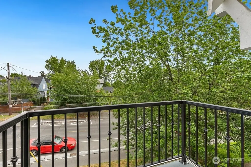1137 26th Avenue Seattle WA 98122