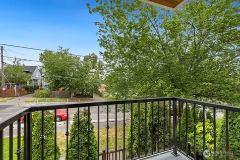 1137 26th Avenue Seattle WA 98122
