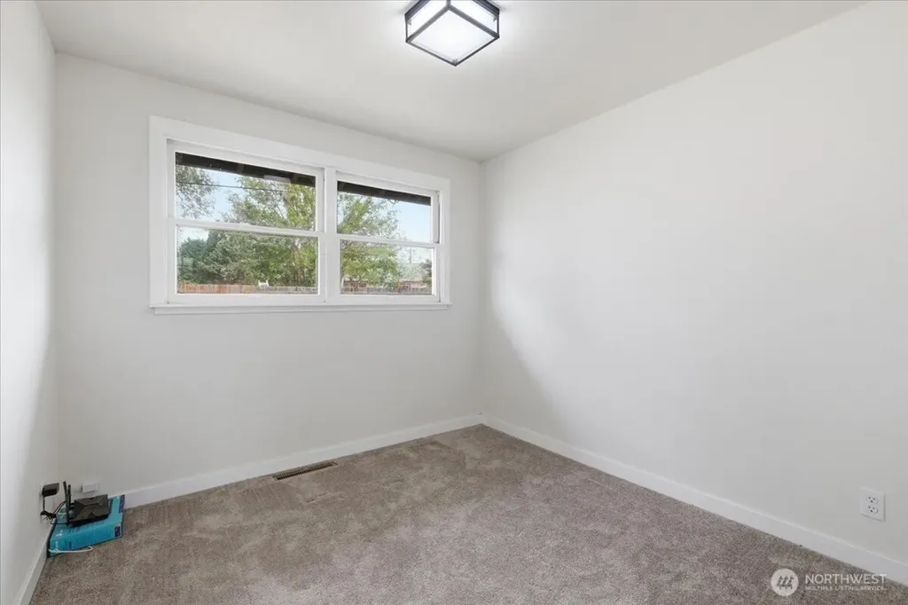 262 N Earl Road Moses Lake WA 98837