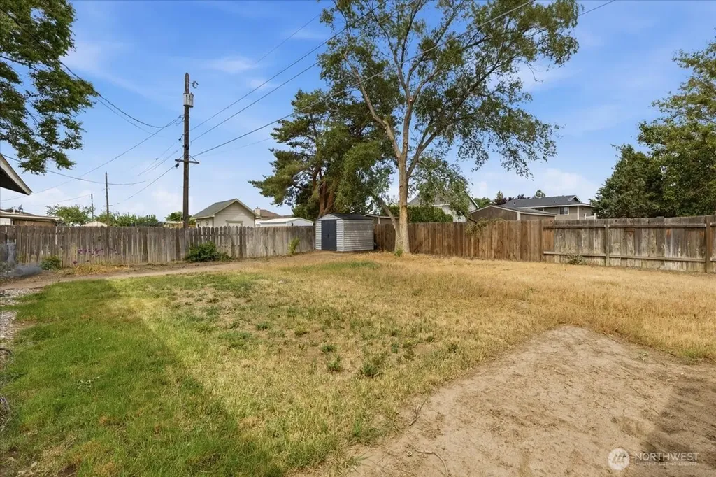 262 N Earl Road Moses Lake WA 98837