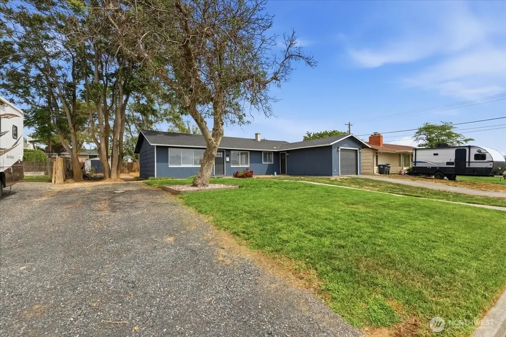 262 N Earl Road Moses Lake WA 98837