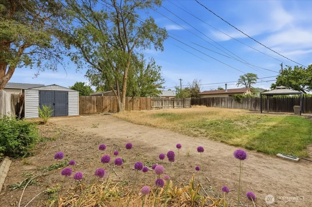 262 N Earl Road Moses Lake WA 98837