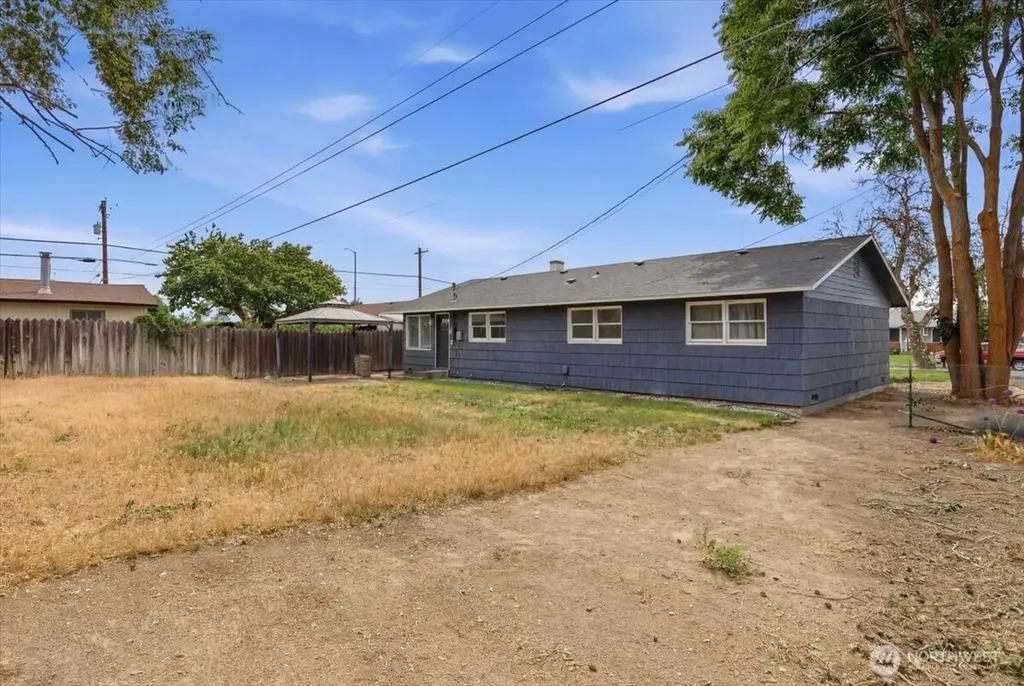 262 N Earl Road Moses Lake WA 98837