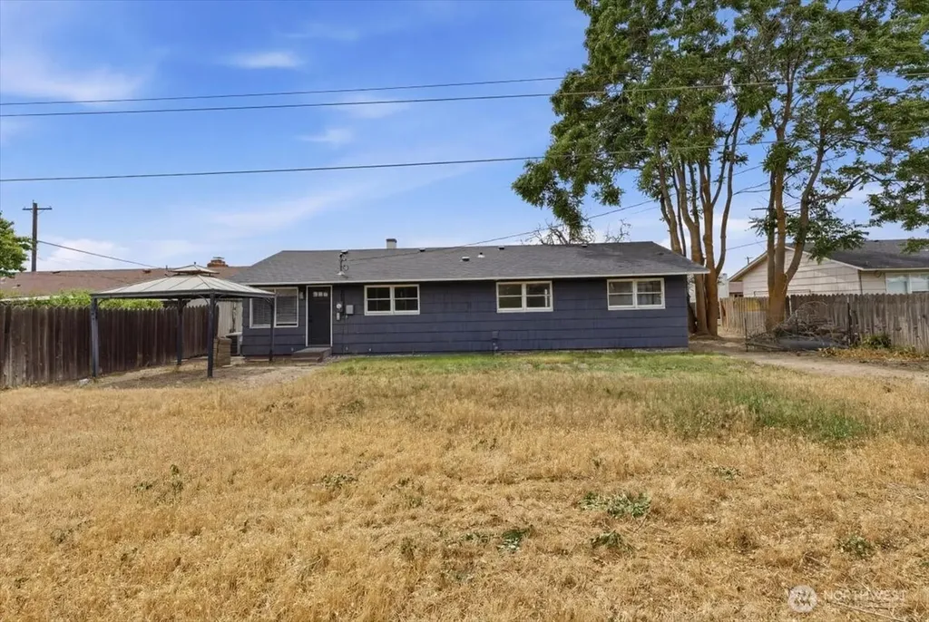 262 N Earl Road Moses Lake WA 98837