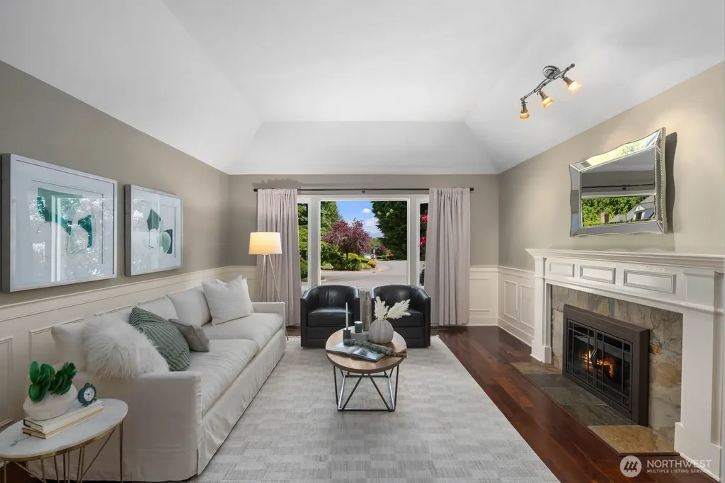 21603 NE 22nd Court Sammamish WA 98074