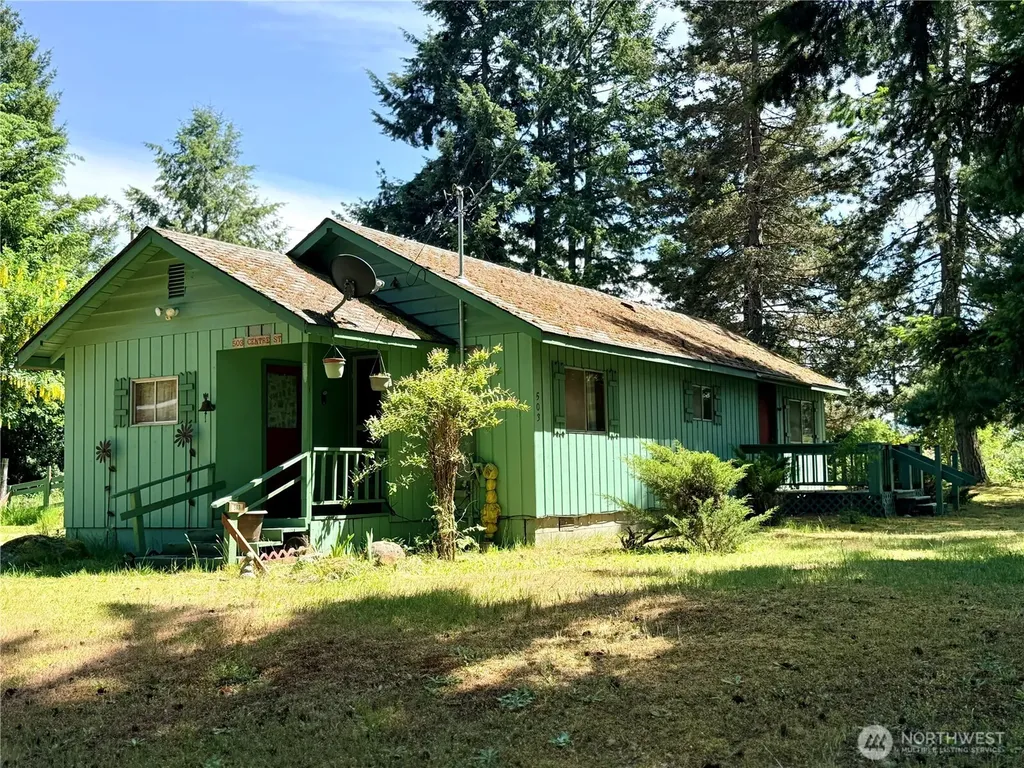 503 Centre Street N Rainier WA 98576
