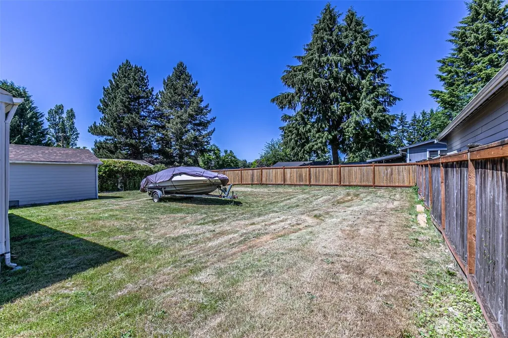 1516 S 272nd Des Moines WA 98198