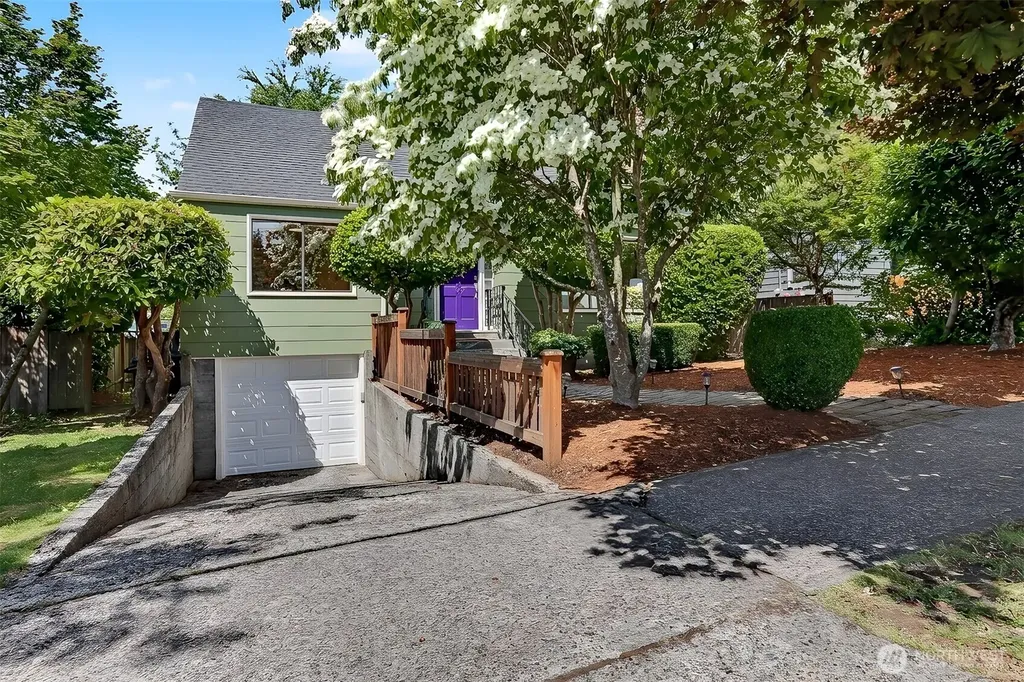 6519 40th Avenue NE Seattle WA 98115