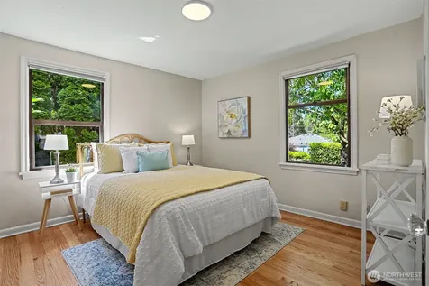 6519 40th Avenue NE Seattle WA 98115