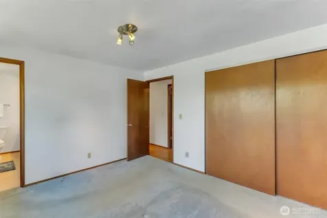 20907 4th Place S Des Moines WA 98198