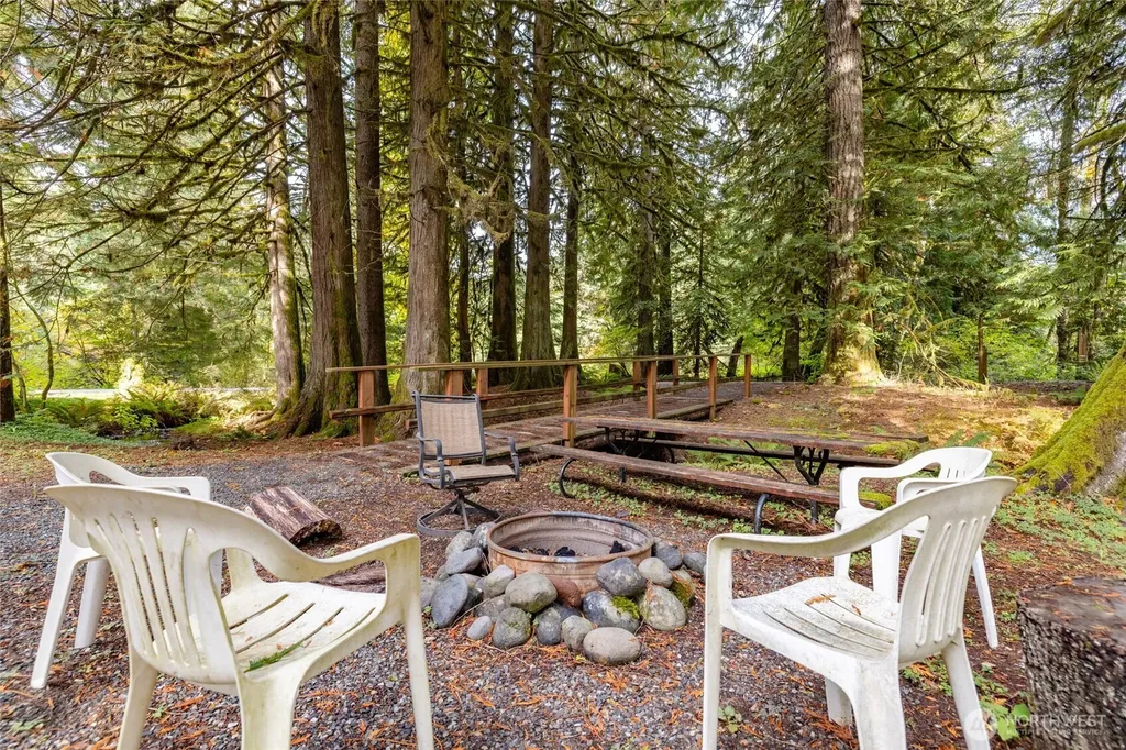 10433 Mt Baker Highway Deming WA 98244
