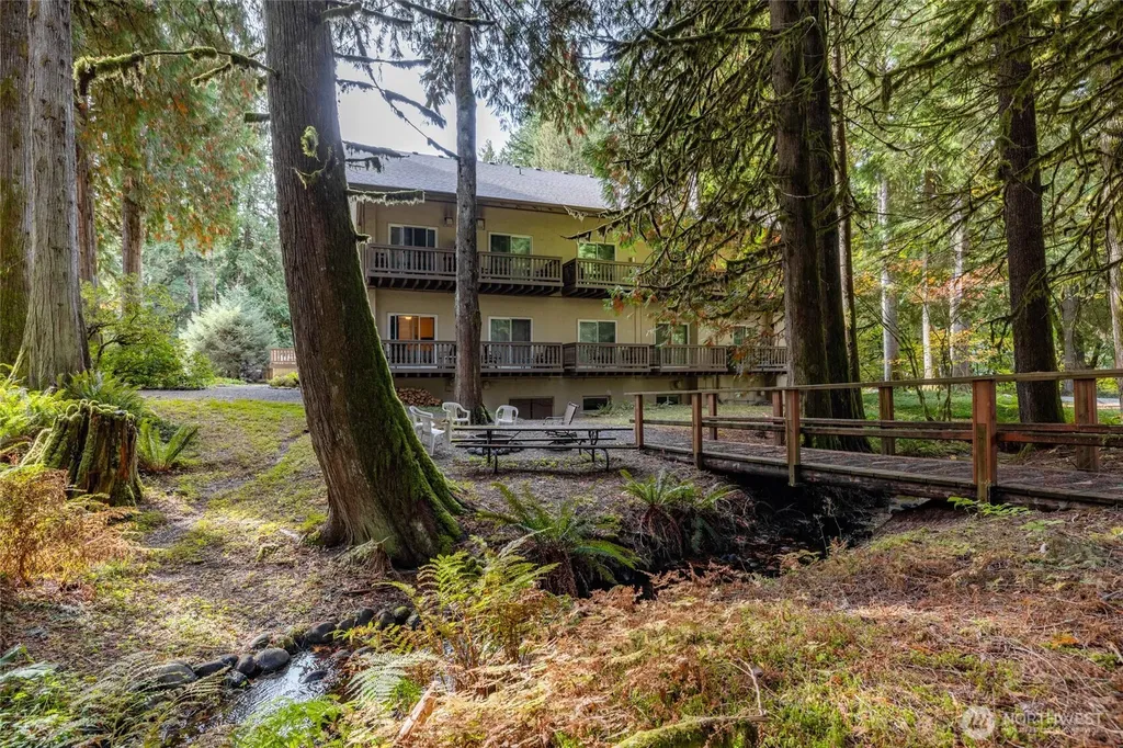 10433 Mt Baker Highway Deming WA 98244