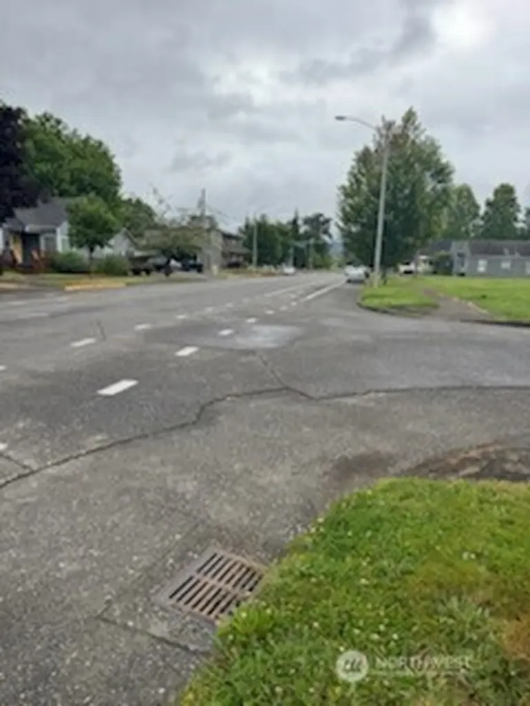 1269 8th Avenue Longview WA 98632