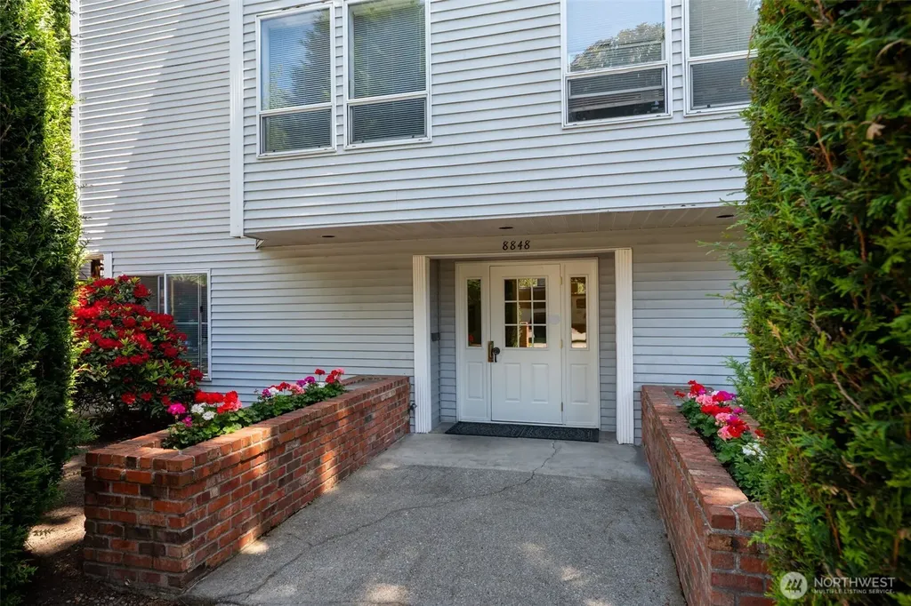 8848 Stone Avenue N Seattle WA 98103