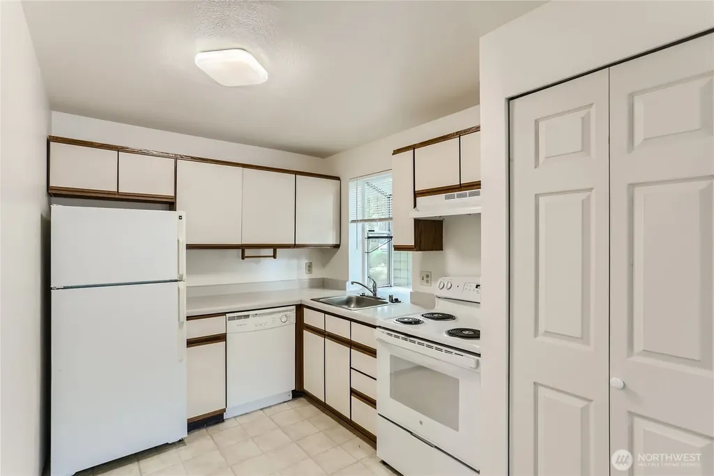 8848 Stone Avenue N Seattle WA 98103
