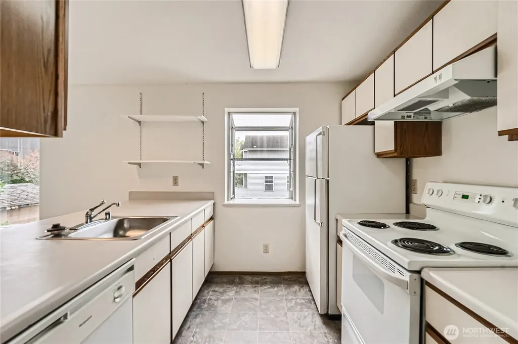 8848 Stone Avenue N Seattle WA 98103