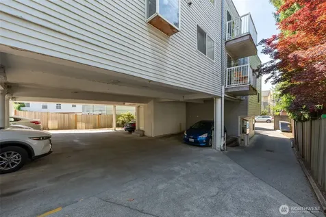 8848 Stone Avenue N Seattle WA 98103