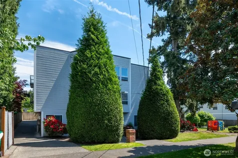 8848 Stone Avenue N Seattle WA 98103