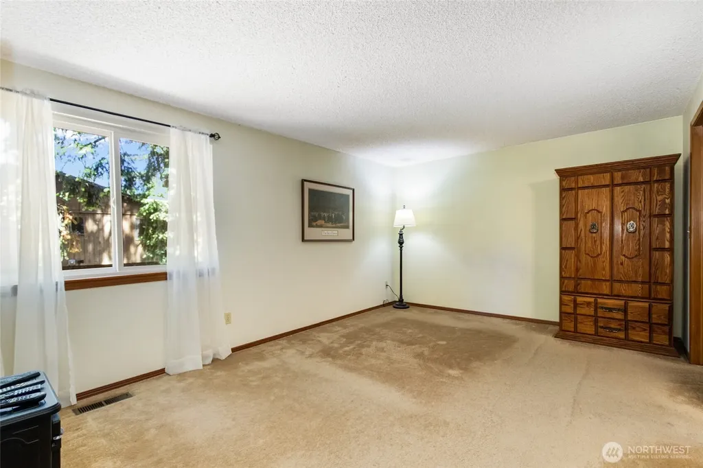 21136 NE 16th Street Sammamish WA 98074
