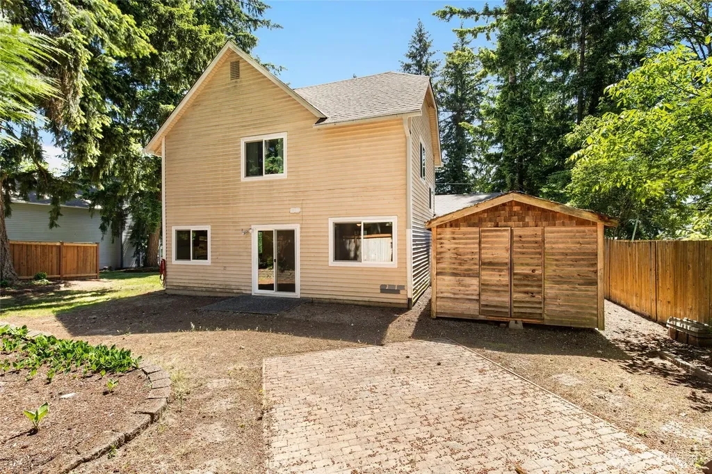 21136 NE 16th Street Sammamish WA 98074