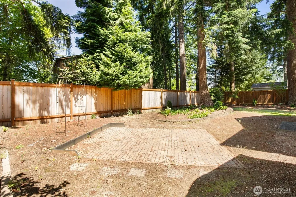 21136 NE 16th Street Sammamish WA 98074
