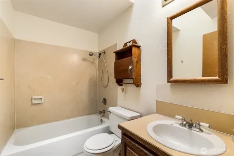 21136 NE 16th Street Sammamish WA 98074