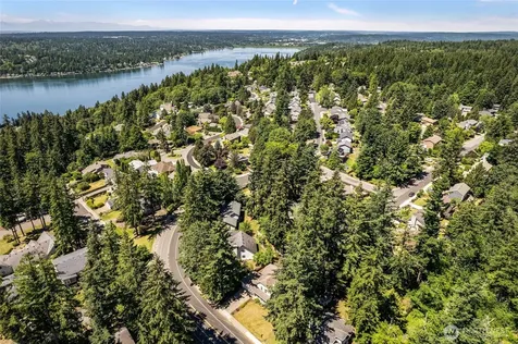 21136 NE 16th Street Sammamish WA 98074