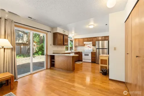 21136 NE 16th Street Sammamish WA 98074