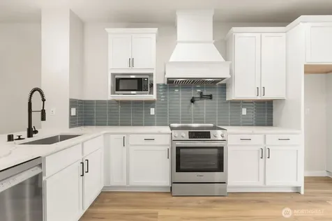 16823 Alder Way Lynnwood WA 98037