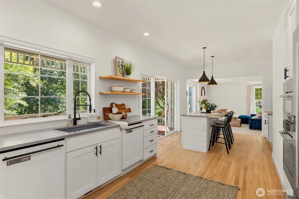 5778 Wimsey Lane NE Bainbridge Island WA 98110