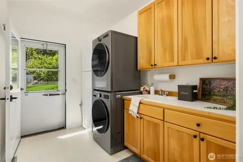 5778 Wimsey Lane NE Bainbridge Island WA 98110