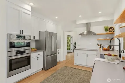 5778 Wimsey Lane NE Bainbridge Island WA 98110
